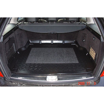 Boot liners for mercedes c class